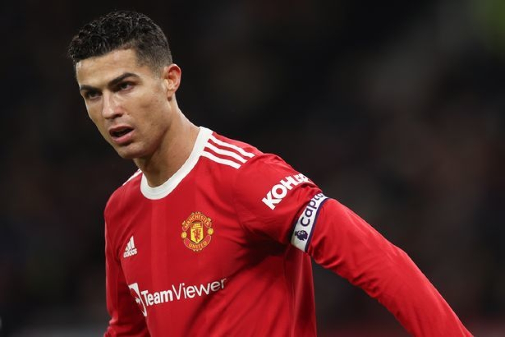 MU tính chuyện “giải thoát” cho Ronaldo