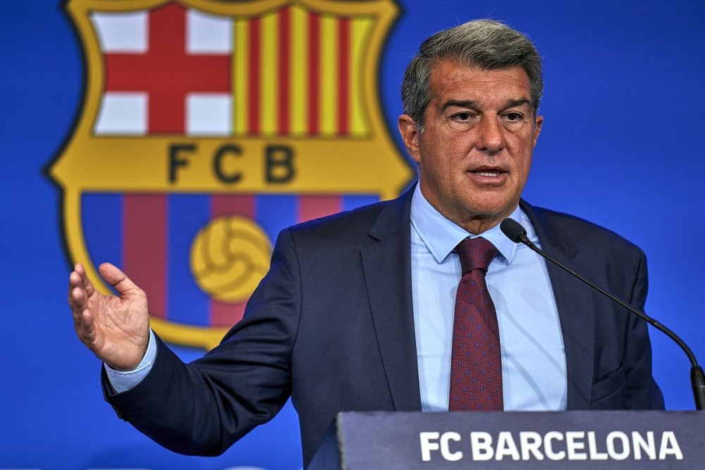 Chưa thể đăng ký Kounde, chủ tịch Barca vẫn mơ chiêu mộ thêm tân binh