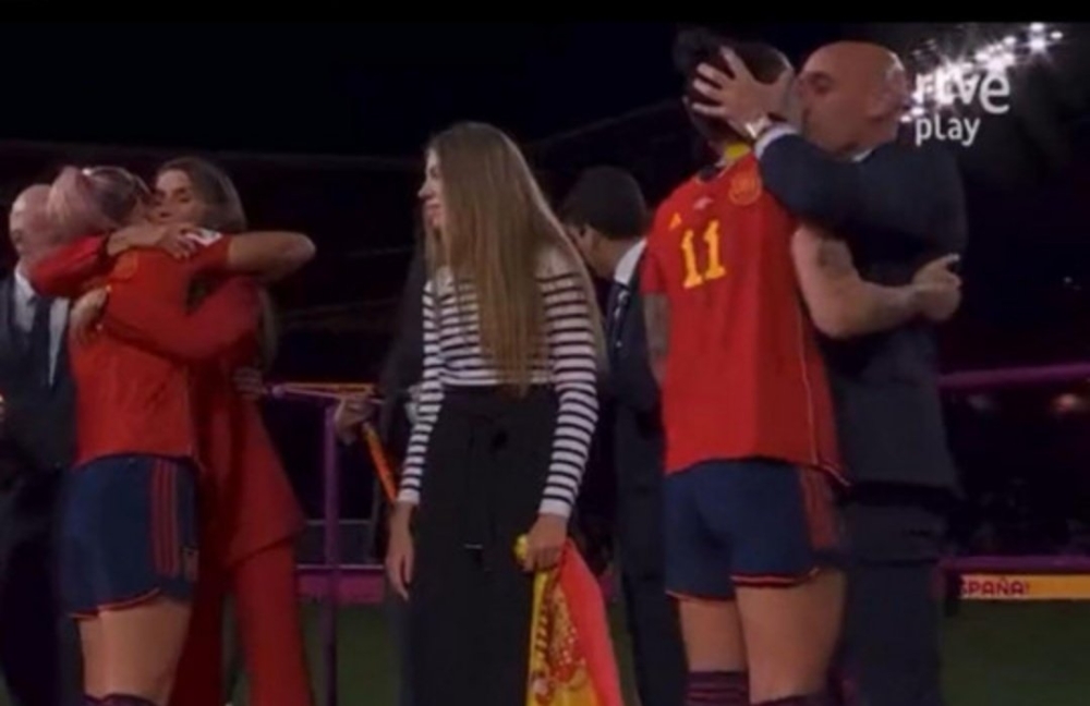 FIFA World Cup nữ: Rubiales lên tiếng xin lỗi vì hôn môi cầu thủ Hermoso