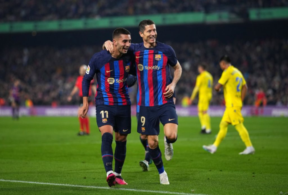 Barcelona 2-0 Cadiz: Lewandowski trở lại phong độ đỉnh cao