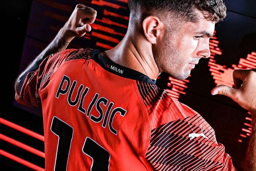 Pulisic gia nhập AC Milan, doanh số bán áo đấu tăng vượt bậc