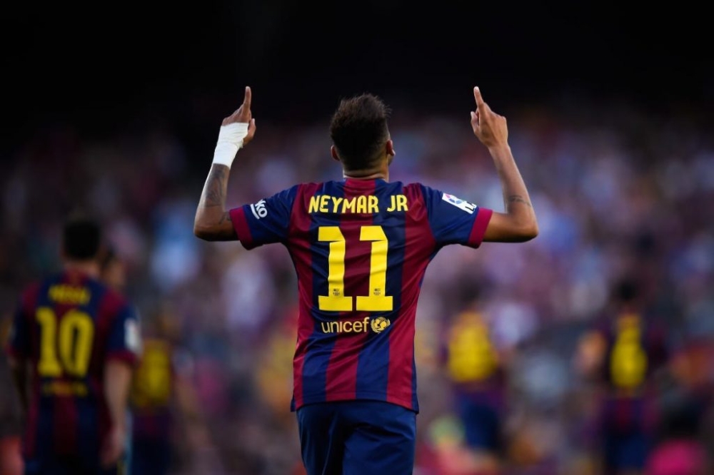 Neymar dâng mình cho Barcelona sau quyết định của Messi