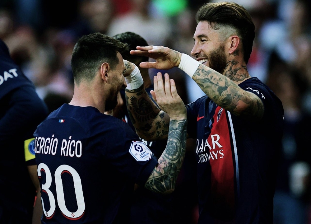 PSG chia tay Sergio Ramos và Lionel Messi với một trận thua