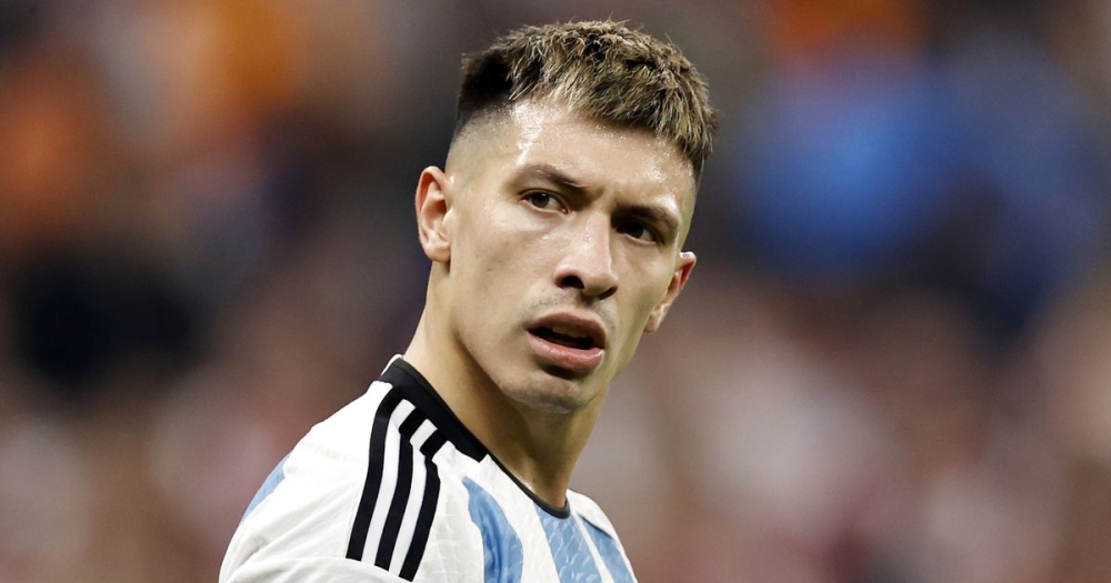 Chấn thương chưa bình phục Lisandro Martinez vẫn được gọi lên tuyển quốc gia Argentina.