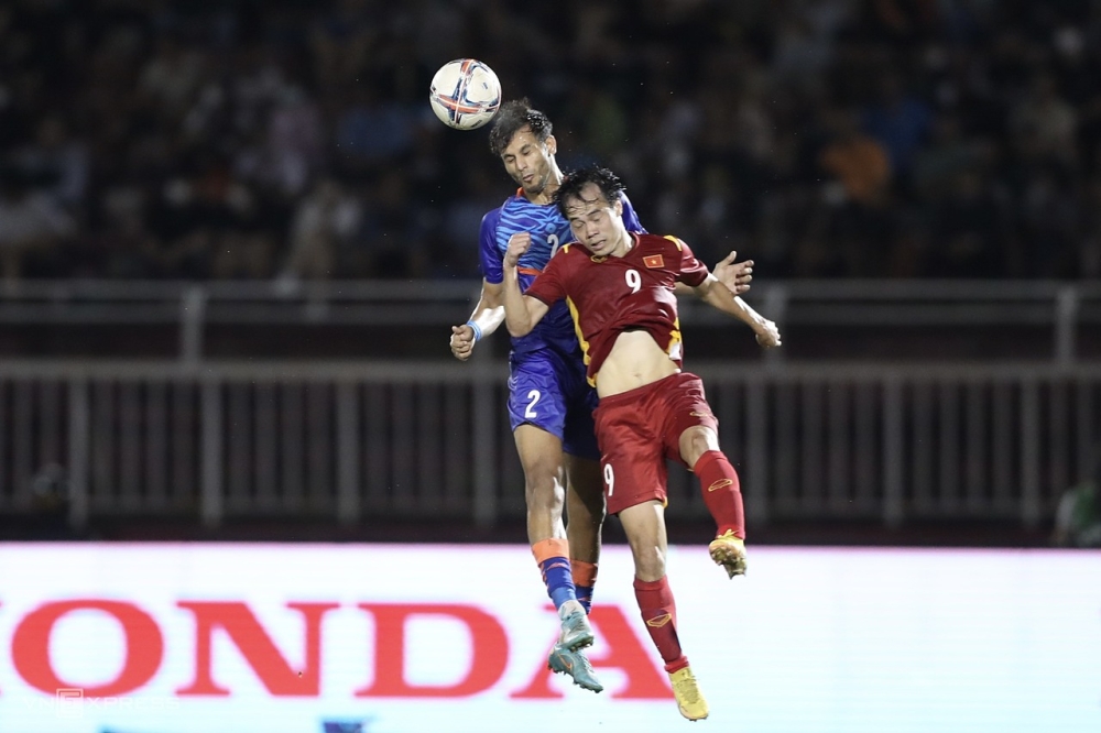 Văn Toàn giải tỏa áp lực ghi bàn ở tuyển Việt Nam
