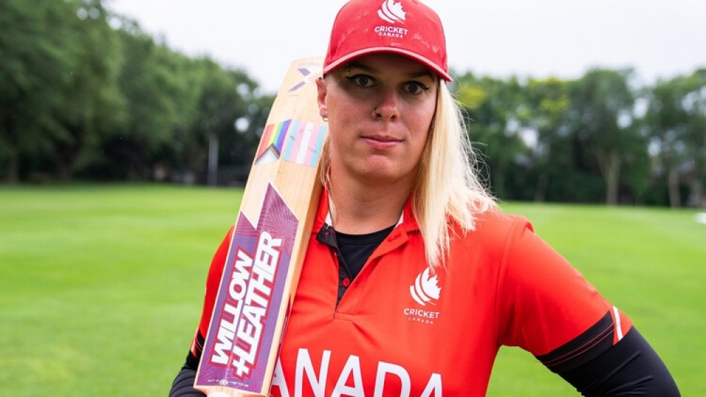 Danielle McGahey trở thành phụ nữ chuyển giới đầu tiên thi đấu cricket